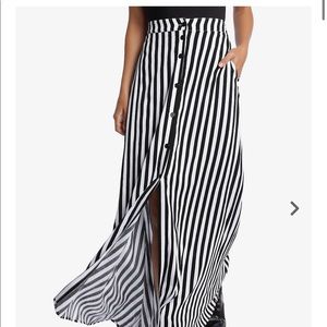 Hot Topic Maxi Skirt Black & White Strip Beetlejuice vibes Size Small